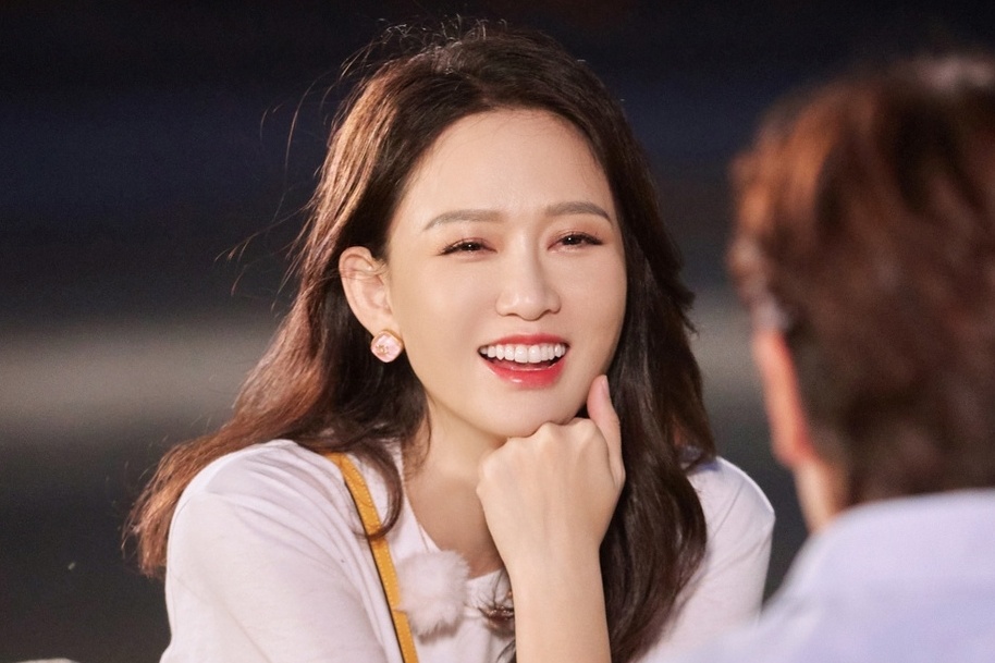 Tran Kieu An khoe biet thu nha chong hinh anh