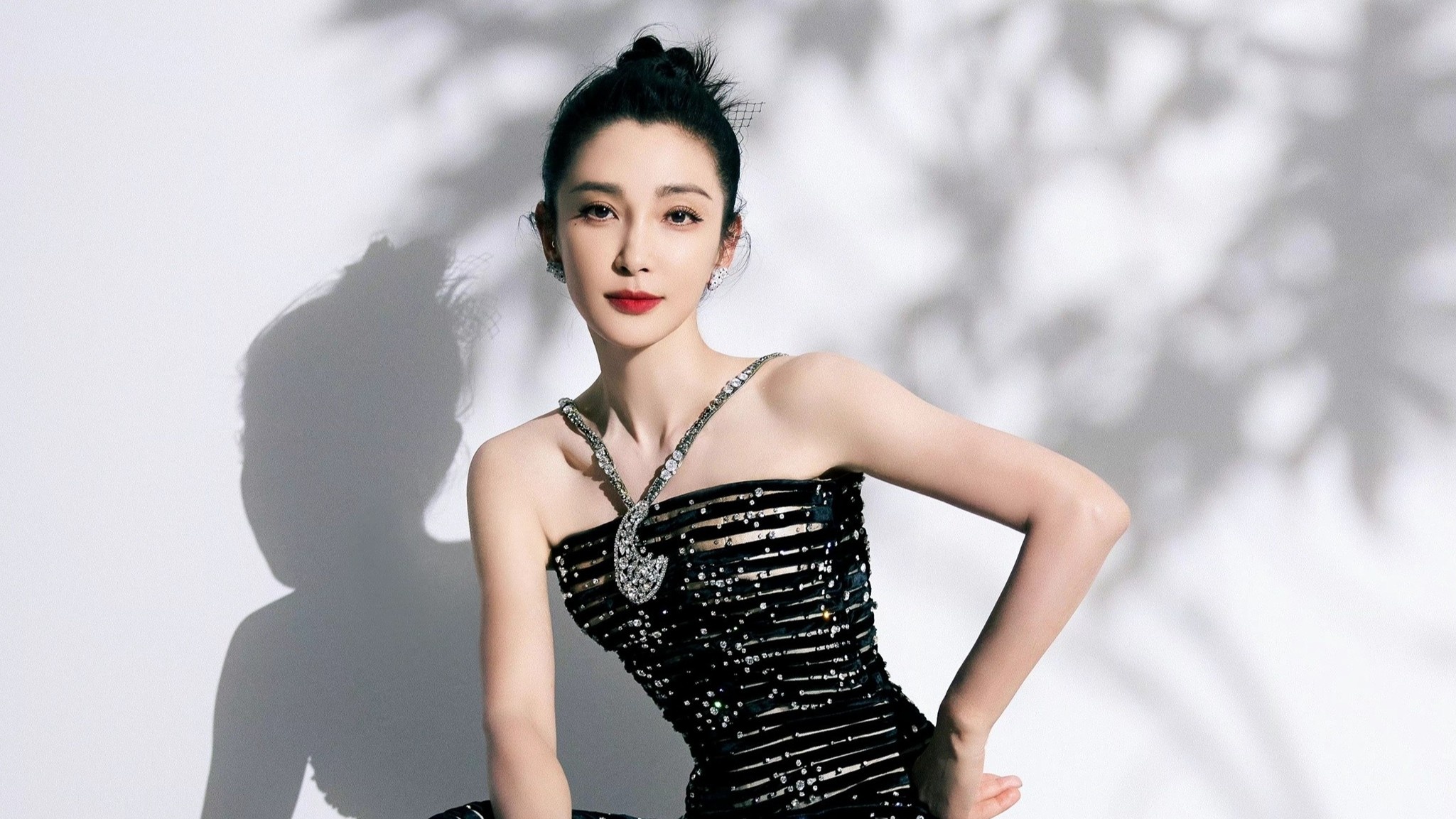 Ly Bang Bang noi ly do chai toc 400 lan moi ngay hinh anh