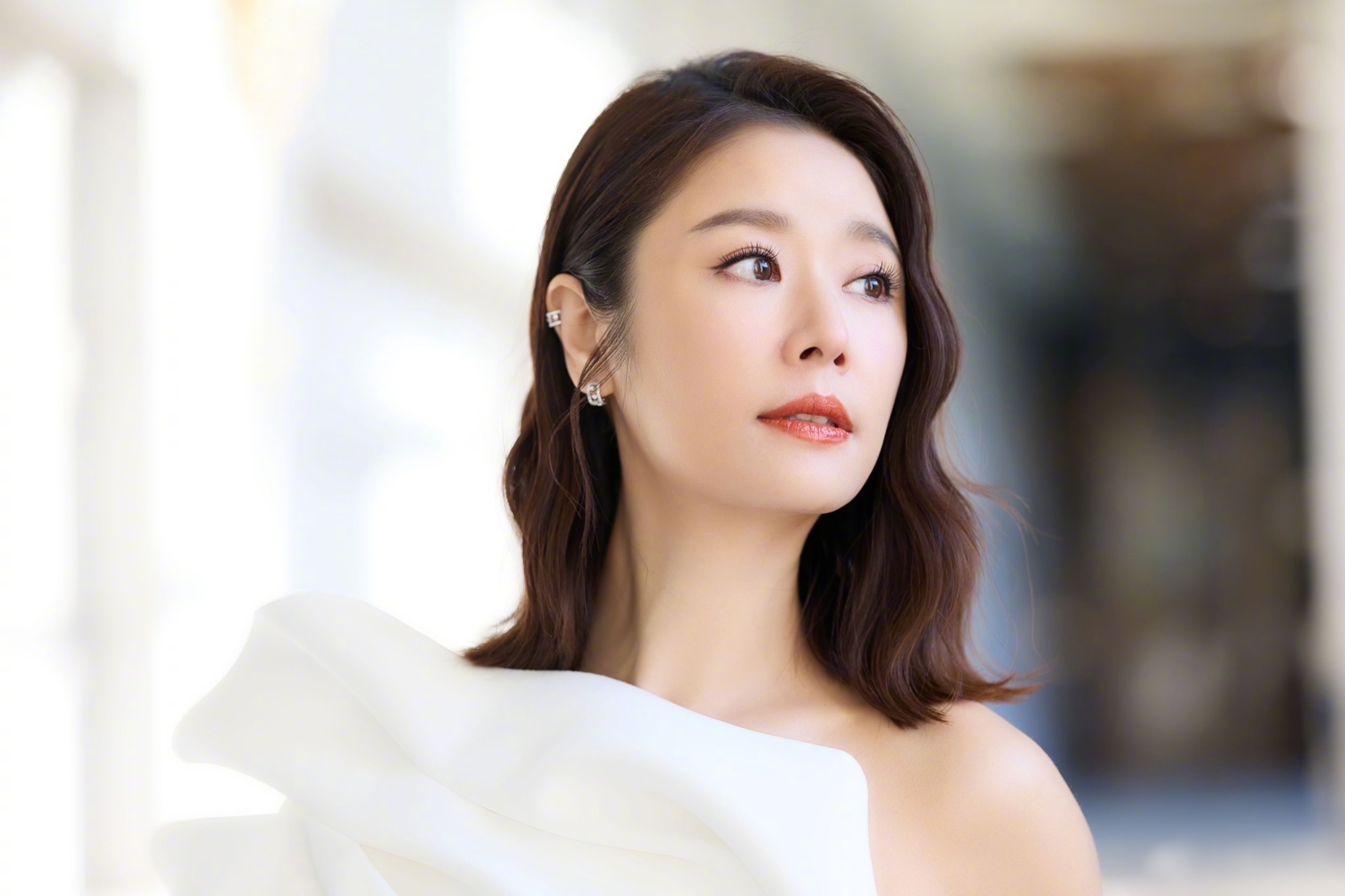 Lam Tam Nhu buc xuc vi con gai bi lo anh hinh anh