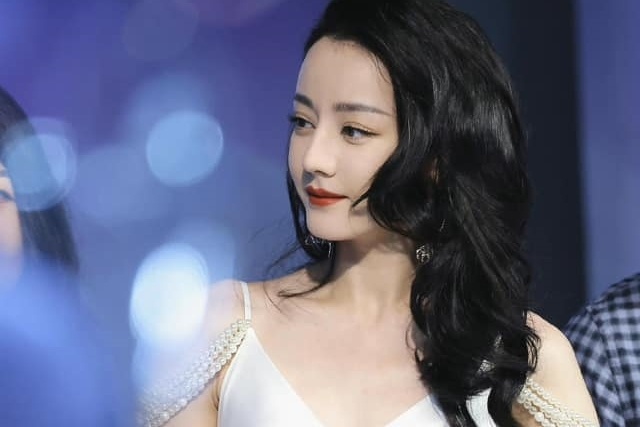 Vo cu Hoang Canh Du bao ve Dich Le Nhiet Ba truoc tin mang thai hinh anh