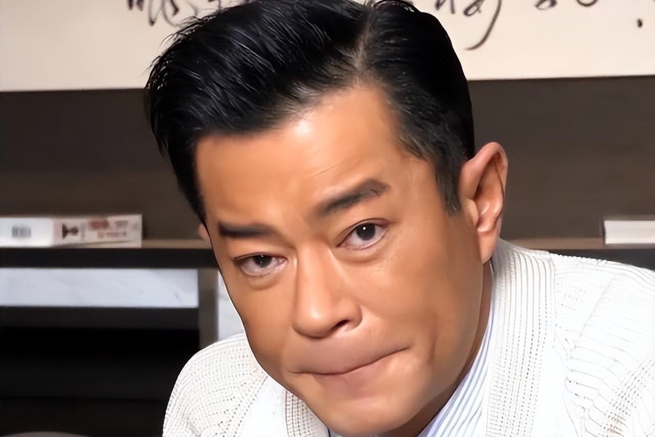 Ngoai hinh tuoi 53 cua Co Thien Lac hinh anh