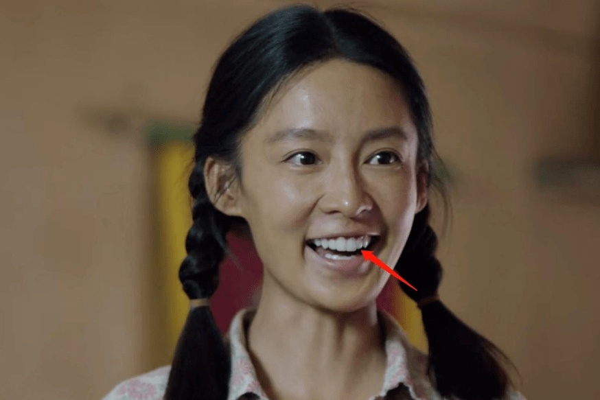 Ly Tham bi che vi dong thon nu nhung lo ham rang trang su hinh anh