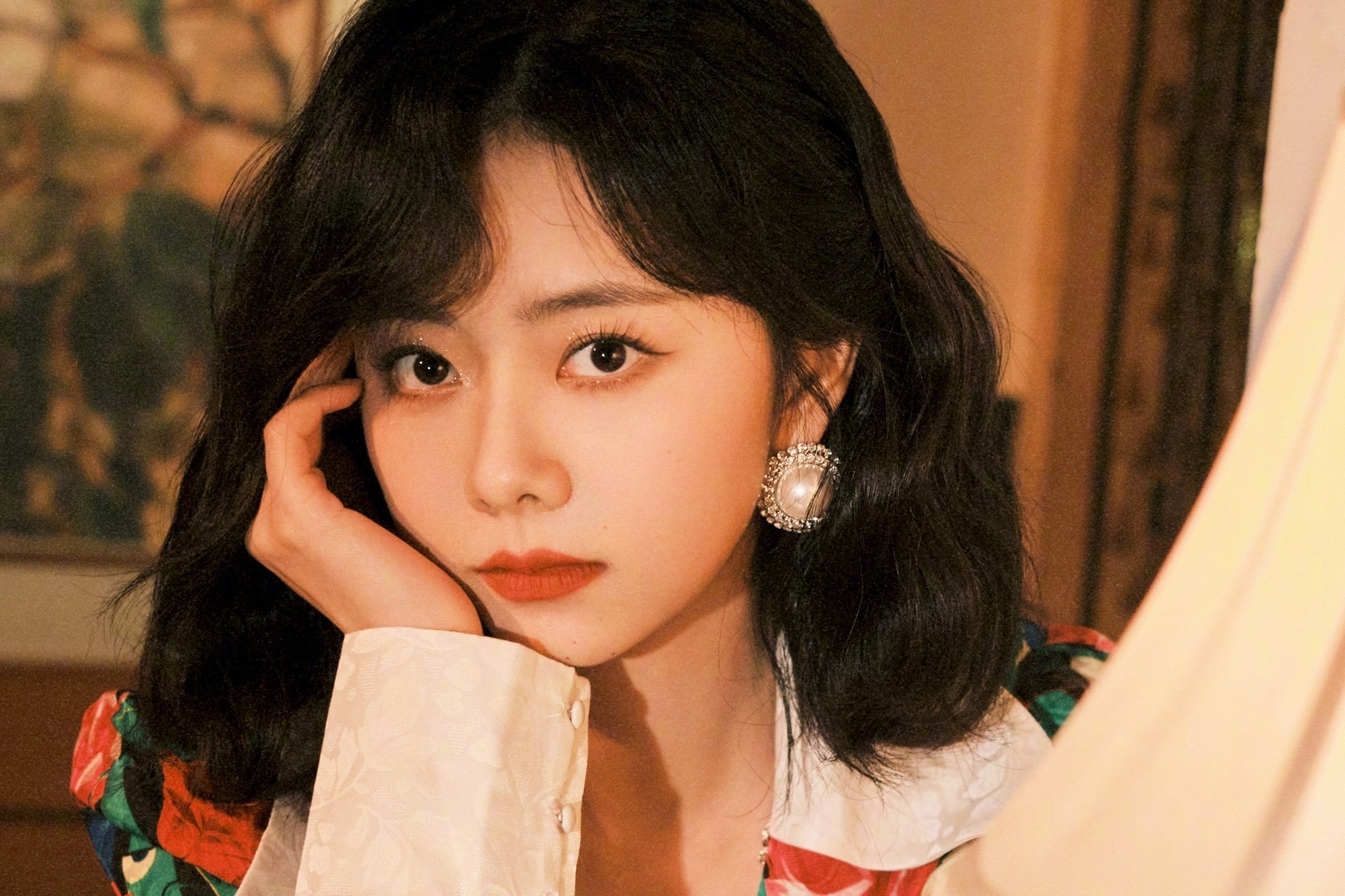 Dam Tung Van phan hoi thong tin bi mat ket hon voi dai gia hinh anh