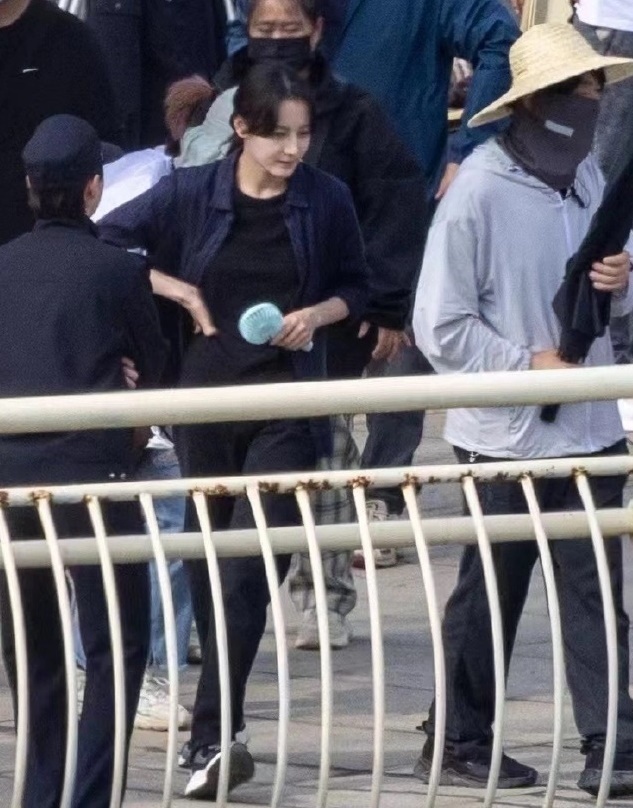 Địch Lệ Nhiệt Ba ảnh 1 Dich Le Nhiet Ba anh 1