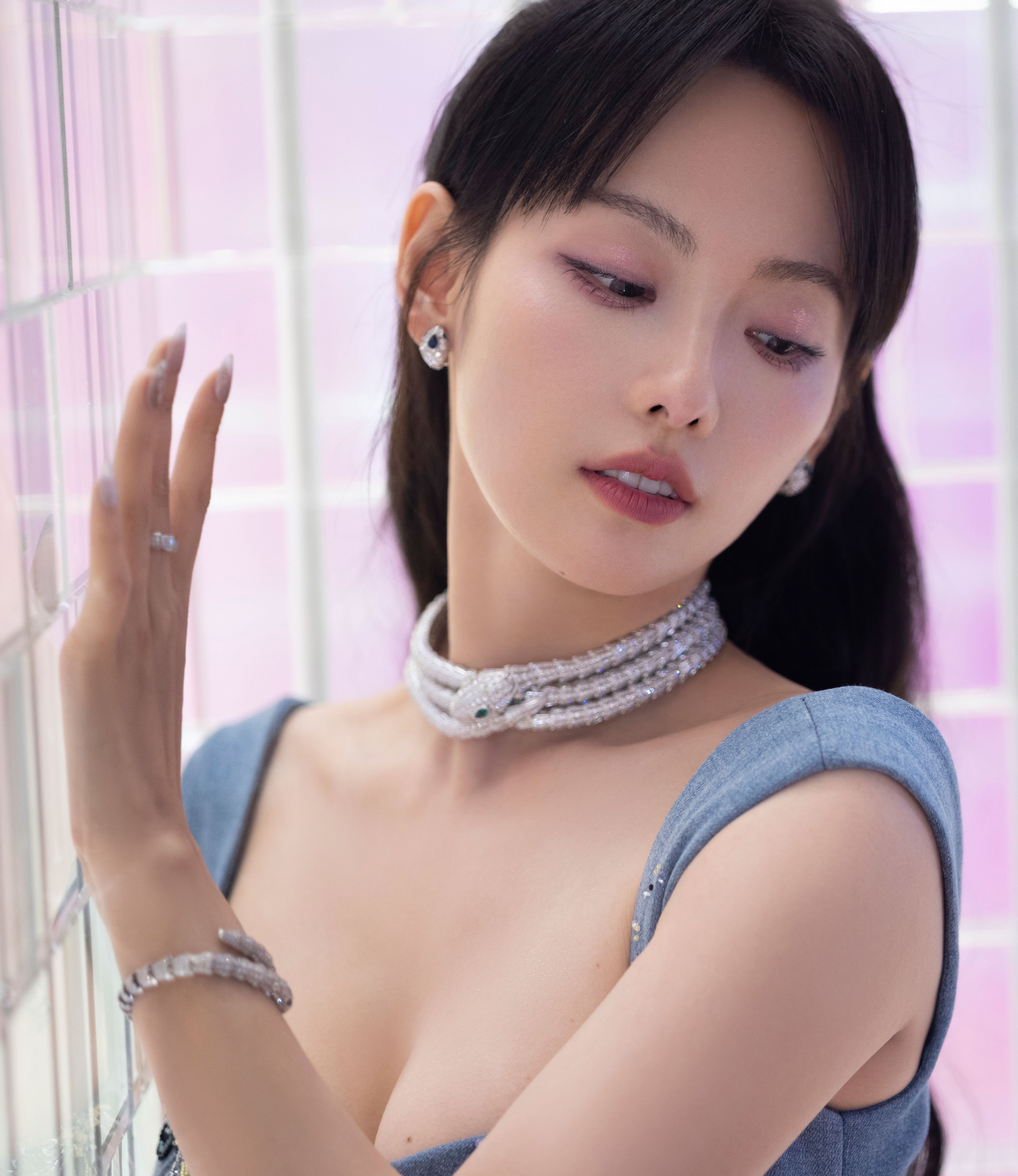Trương Gia Nghê ảnh 4. Truong Gia Nghe anh 4. 