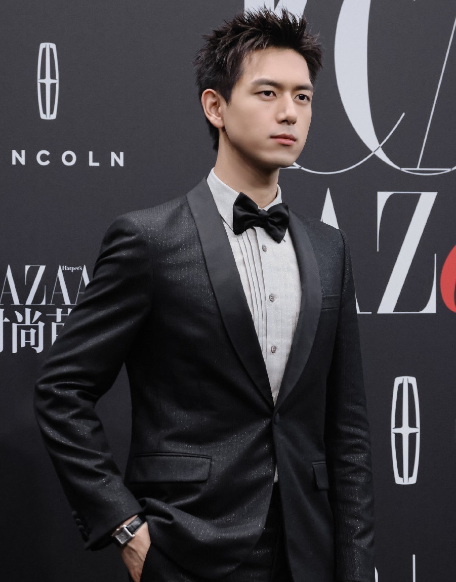 Dich Le Nhiet Ba anh 18