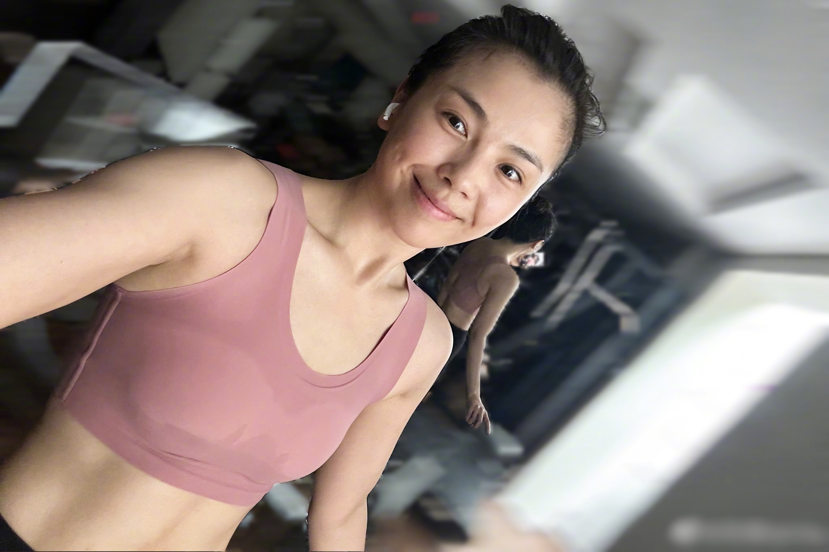 Hinh the san chac cua Luu Dao o tuoi 45 hinh anh