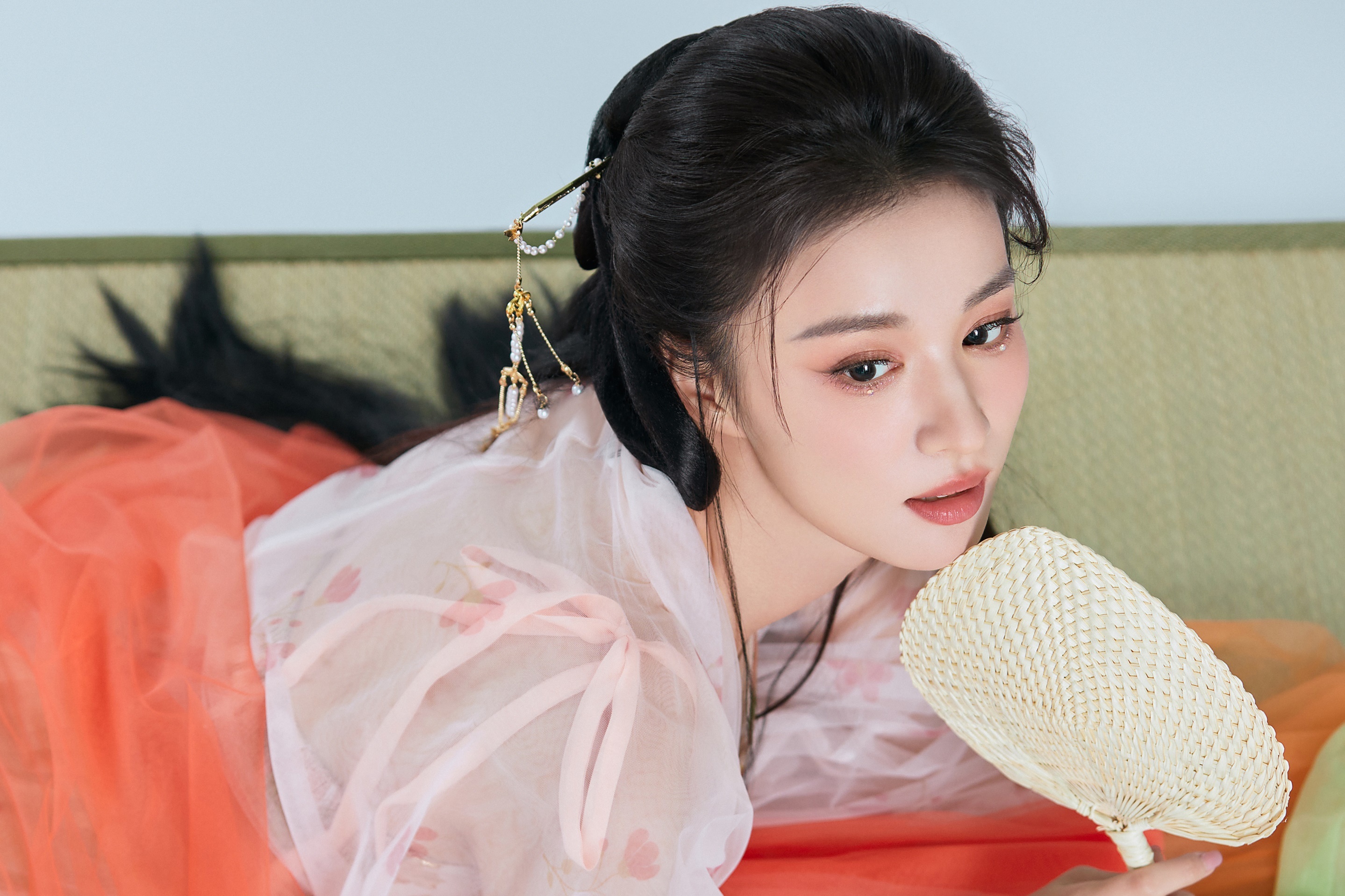 Nham Man bi 'than tien ty ty' Vuong So Nhien lan at hinh anh