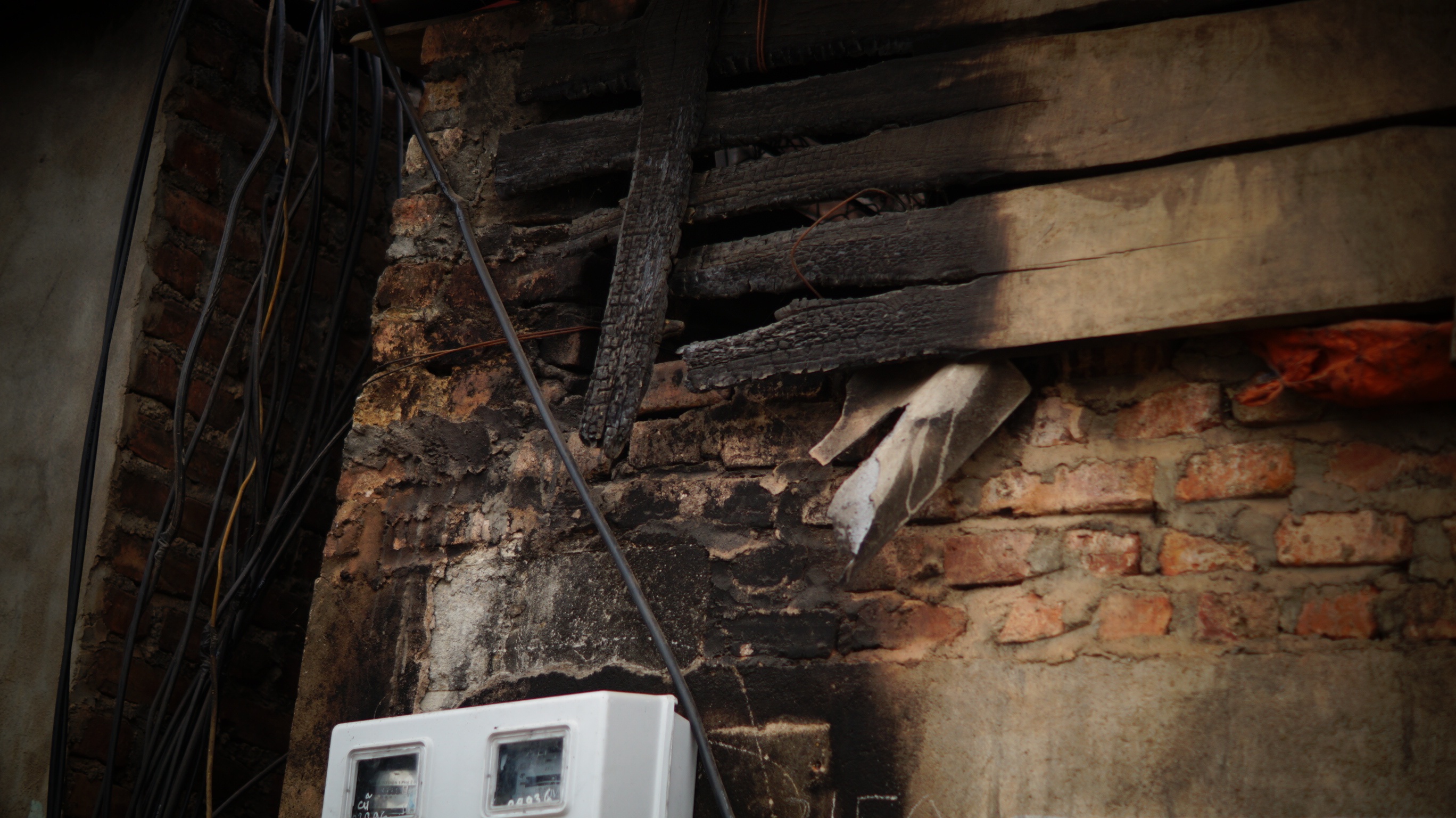 Dan khon kho vi cat dien anh 1