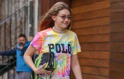 Hoc xu huong phoi do ruc ro tu nguoi noi tieng cho trang phuc he hinh anh