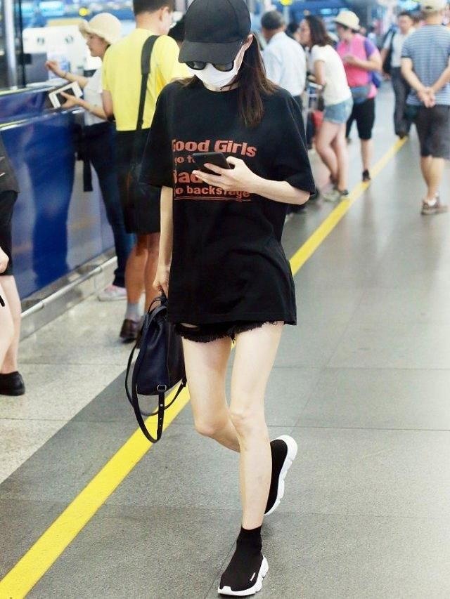 Nhung doi chan khang khiu cua cac nguoi dep Hoa ngu anh 9