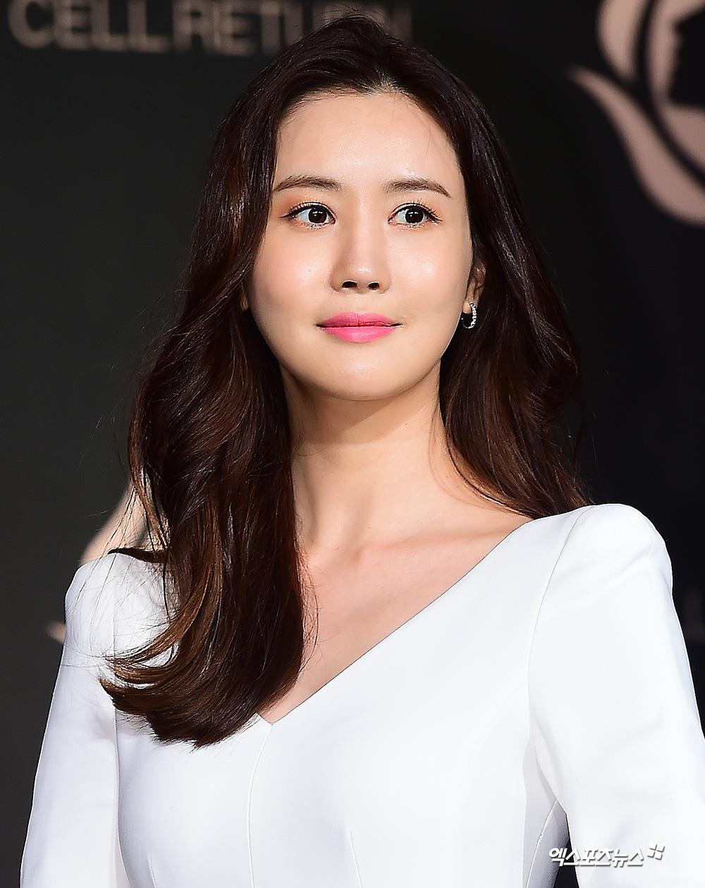 Lee Da Hae tham my qua da anh 3