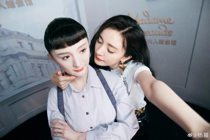 Tượng sáp,  Dương Mịch,  bị chê ảnh 2 Tuong sap,  Duong Mich,  bi che anh 2