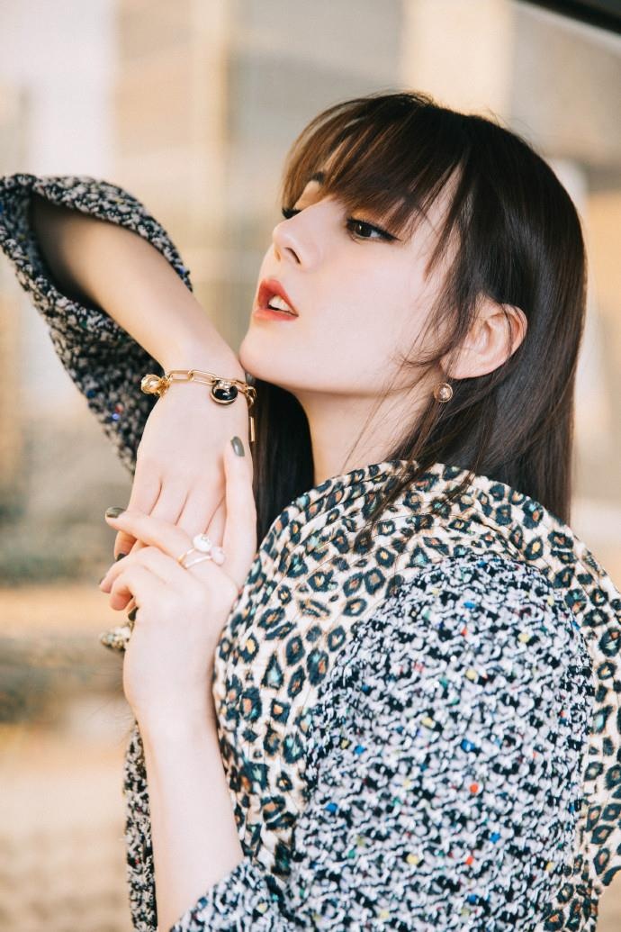 Dich Le Nhiet Ba mac kem xinh trong su kien anh 4