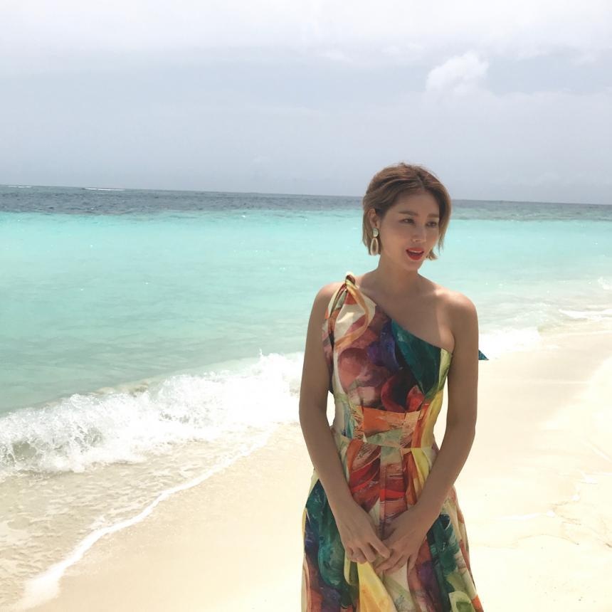 My nhan Han dang nuot na o tuoi U50 anh 2