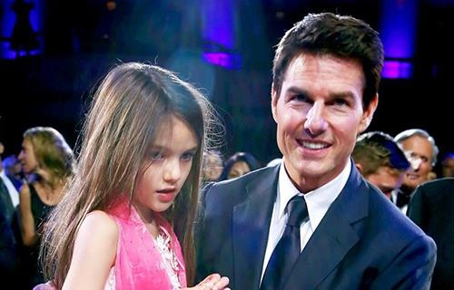 Tom Cruise bi cam gap con gai Suri suot 6 nam hinh anh