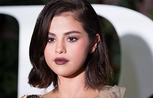 Selena Gomez van uong ruou sau khi ghep than hinh anh