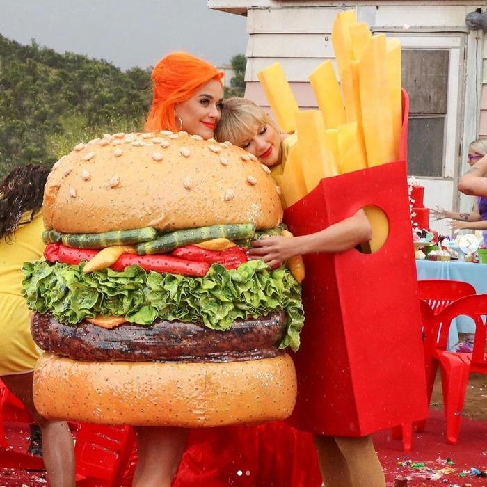 Taylor Swift Selena Gomez và Katy Perry ảnh 2 Taylor Swift Selena Gomez va Katy Perry anh 2
