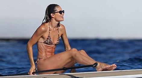 Nhung lan khoe co bung 6 mui cua cuu thien than noi y hinh anh