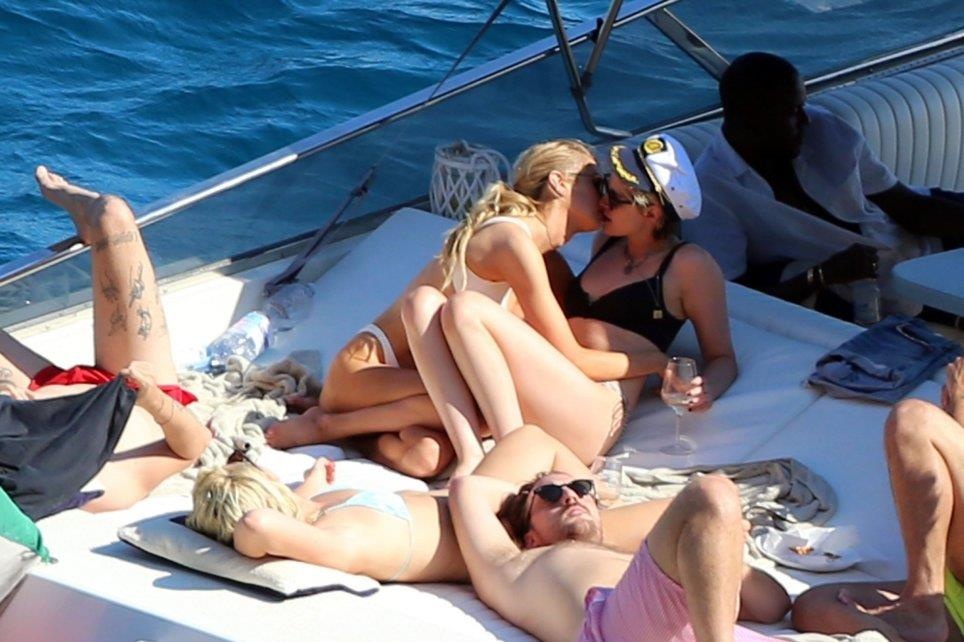 ban gai Miley Cyrus va Kristen Stewart anh 8