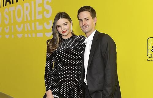 Miranda Kerr be bung bau den ung ho chong ty phu hinh anh