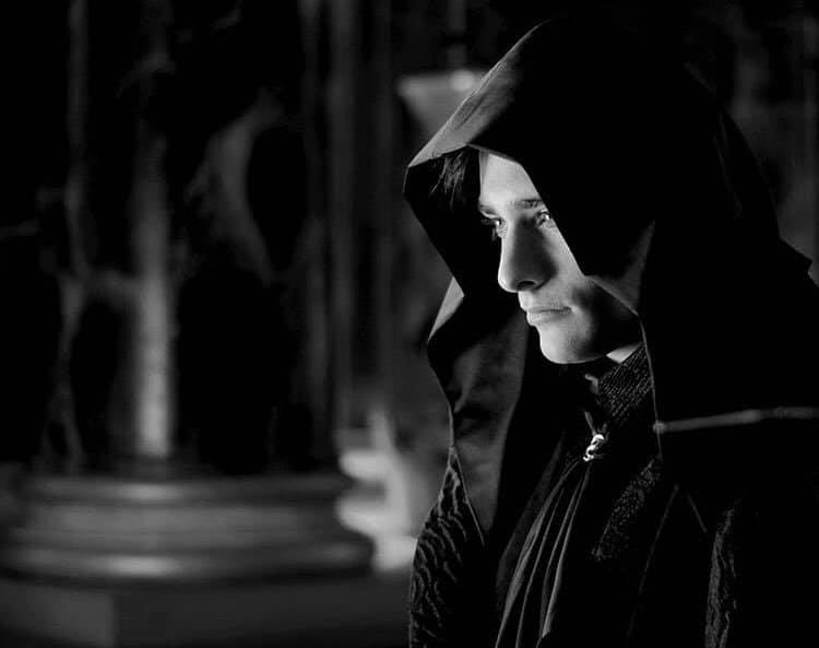 Ve dep lang tu cua my nam dong Voldemort thoi tre hinh anh