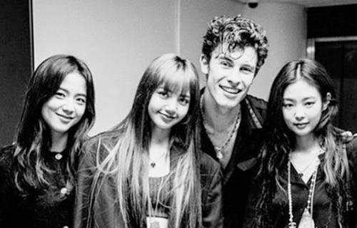 Shawn Mendes khoe anh chup cung Black Pink hinh anh