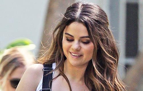 Selena Gomez xuat hien tuoi tan sau le cuoi cua Justin Bieber hinh anh