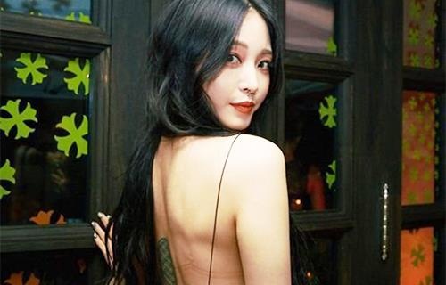 Kieu nu Han Quoc tu tin khoe voc dang goi cam hinh anh