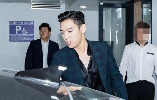 T.O.P (Big Bang) co the roi khoi showbiz hinh anh