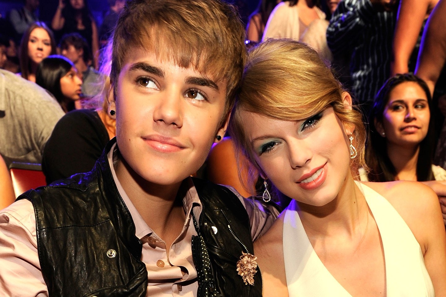 Justin Bieber va Taylor Swift anh 2