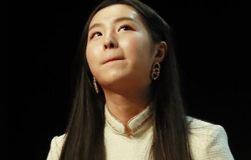 Than tuong Kpop xin loi vi qua khu hut thuoc hinh anh