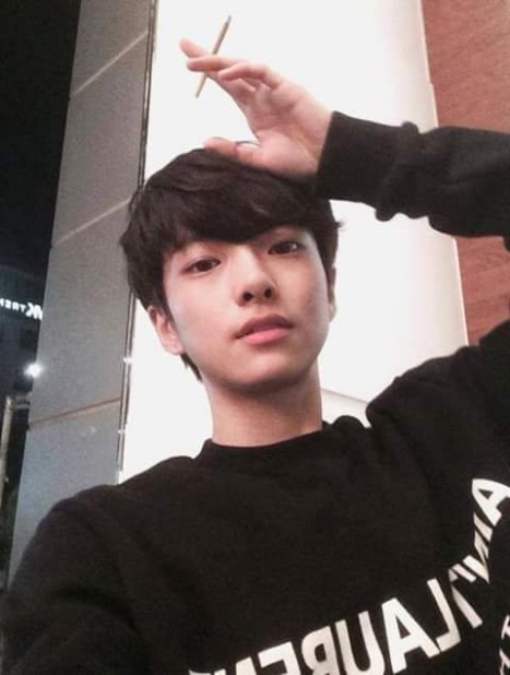 Qua khu be boi,  than tuong Kpop anh 2