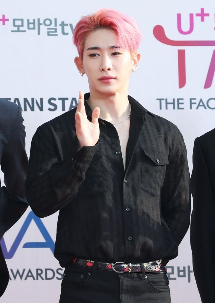 Qua khu be boi,  than tuong Kpop anh 1