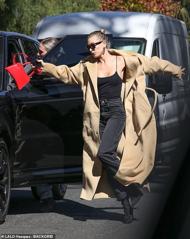 Vợ Justin Bieber gợi cảm ảnh 1 Vo Justin Bieber goi cam anh 1