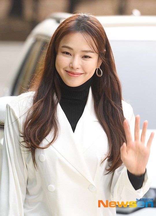 Hoa hau Honey Lee mac vay anh 6