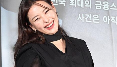 Hoa hau Honey Lee dien chan vay xuyen thau hinh anh