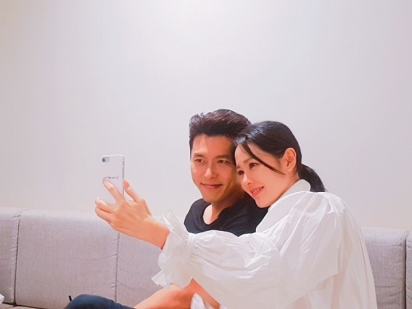 Son Ye Jin ben Hyun Bin anh 7