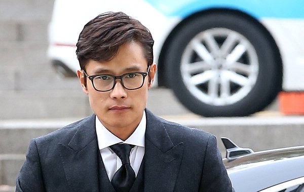 Sao nam chau A ngoai tinh anh 8