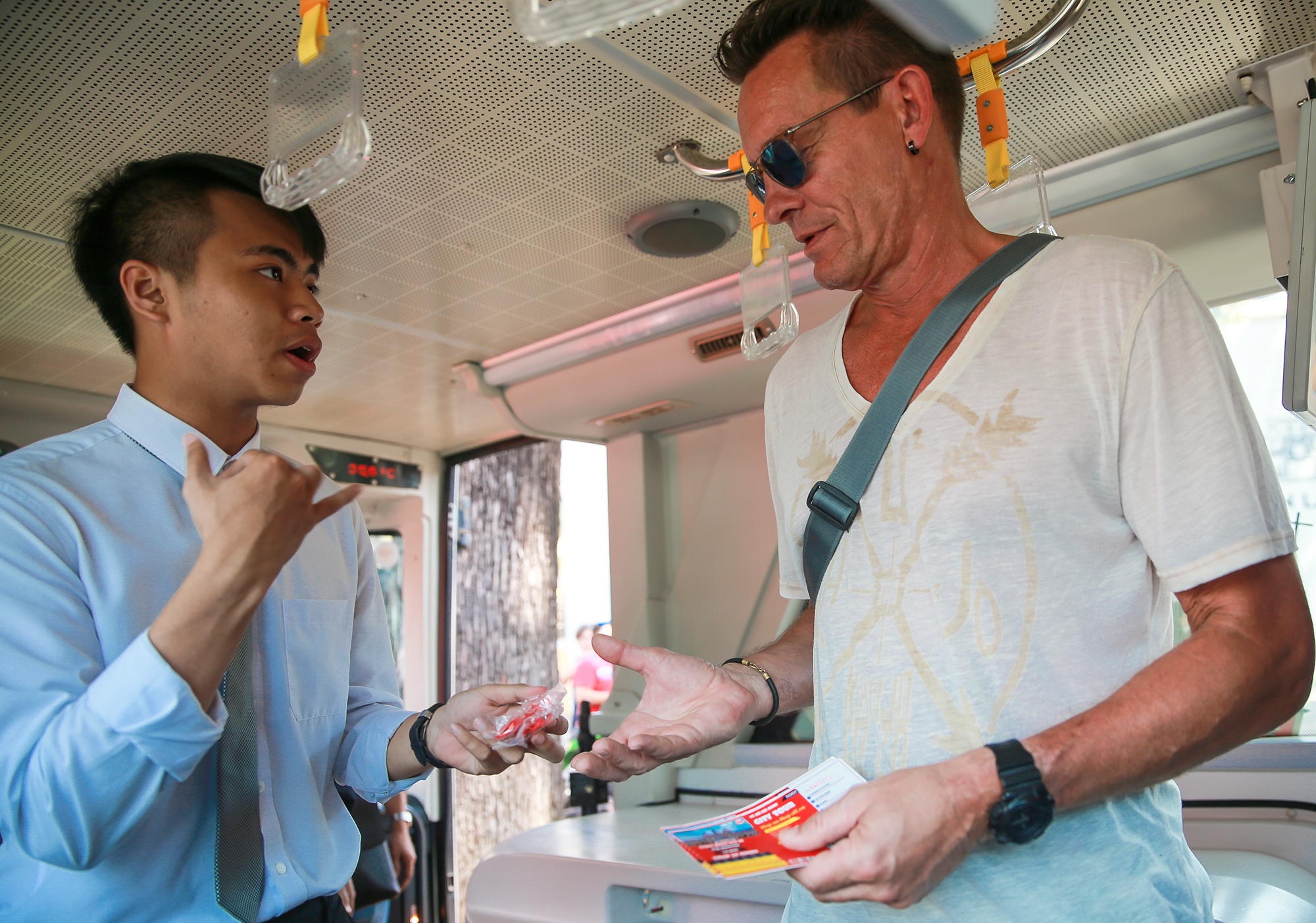 xe buyt hai tang mui tran cua TP.HCM anh 7