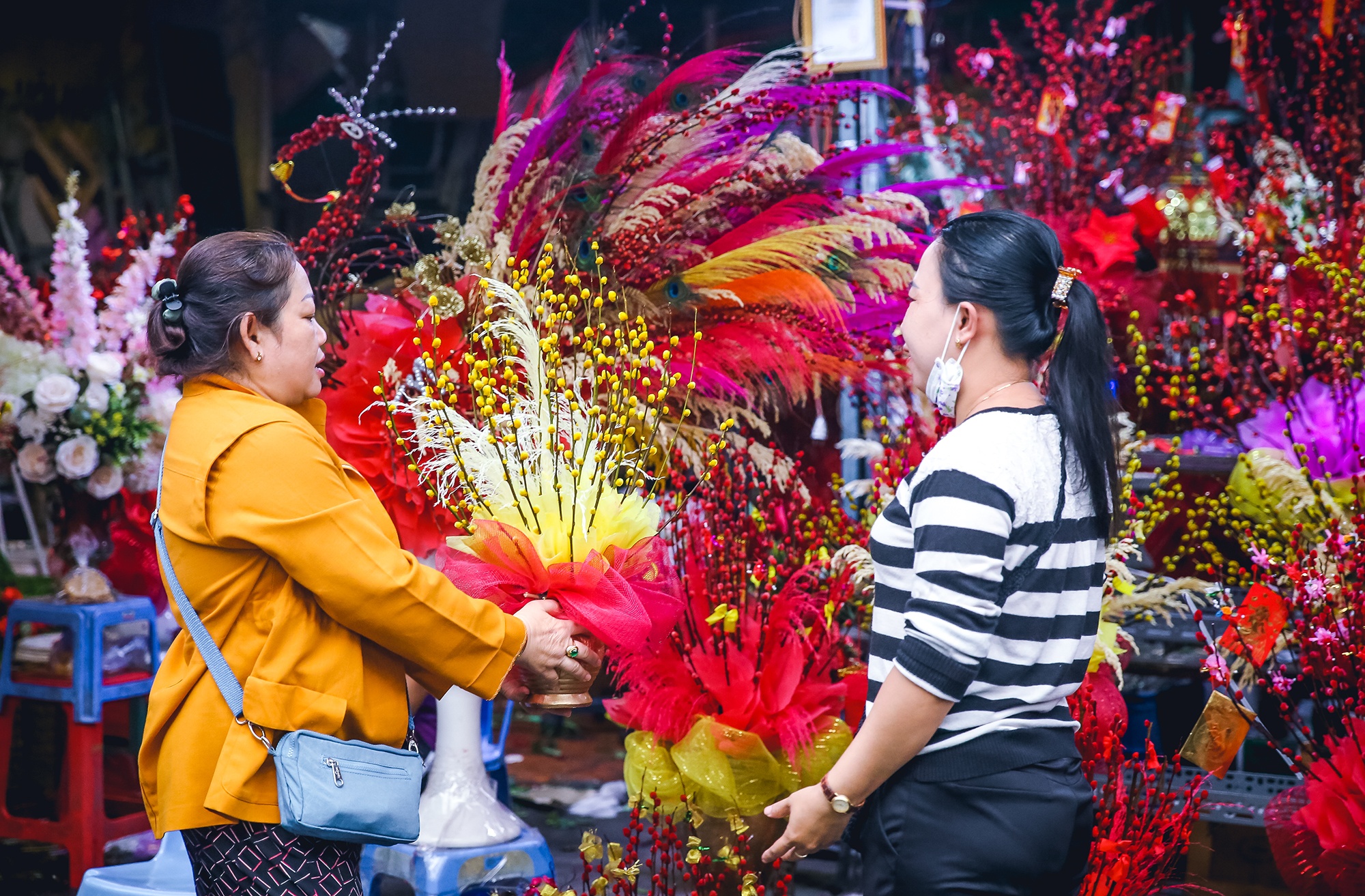 Nu tam xuan Trung Quoc trung Tet hut khach tai TP.HCM hinh anh