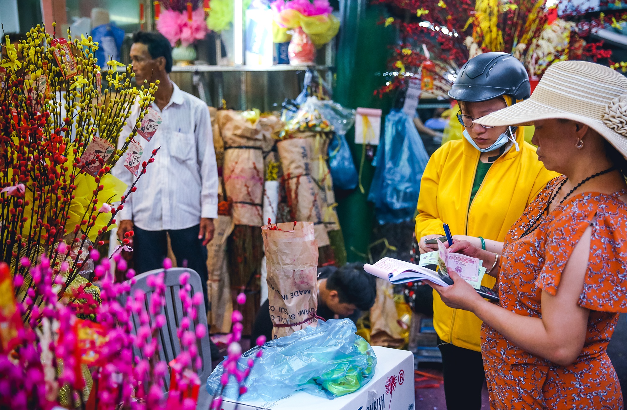 sắm Tết ở chợ hoa Hồ Thị Kỷ ảnh 5 sam Tet o cho hoa Ho Thi Ky anh 5