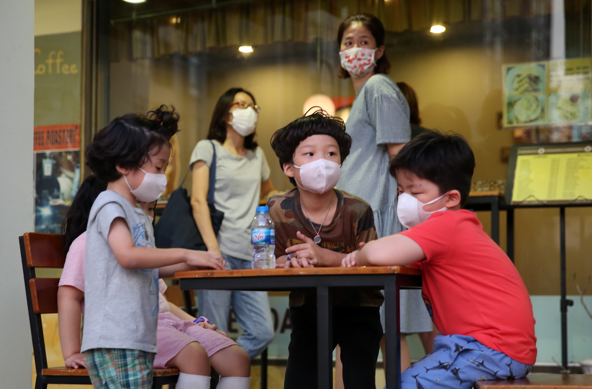 Nguoi Han Quoc o Phu My Hung huy ke hoach ve que tham gia dinh hinh anh