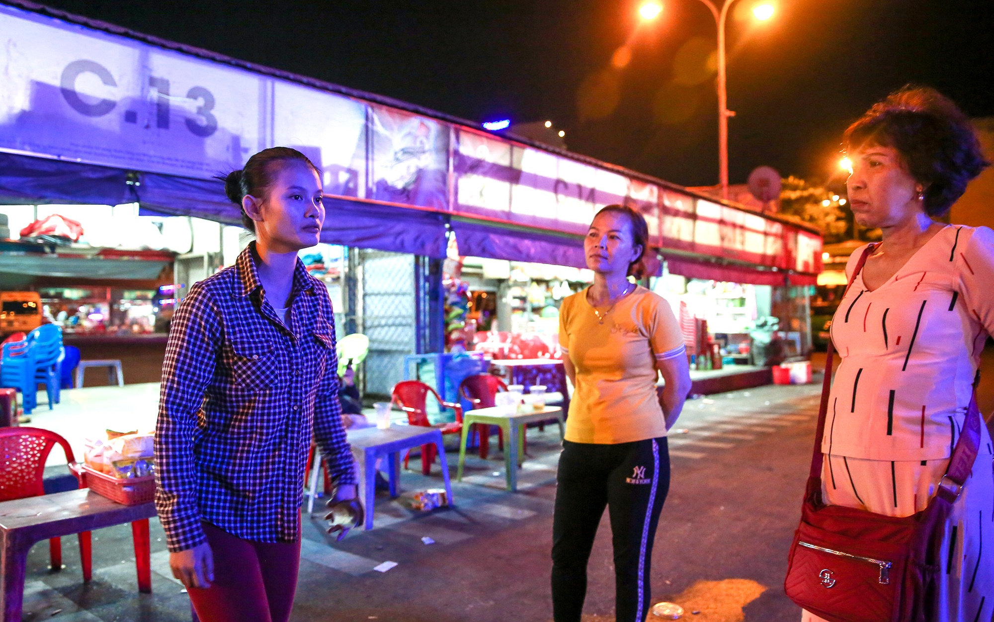 Tieu thuong tai Ben xe Mien Dong muon duoc ho tro de tiep tuc buon ban hinh anh