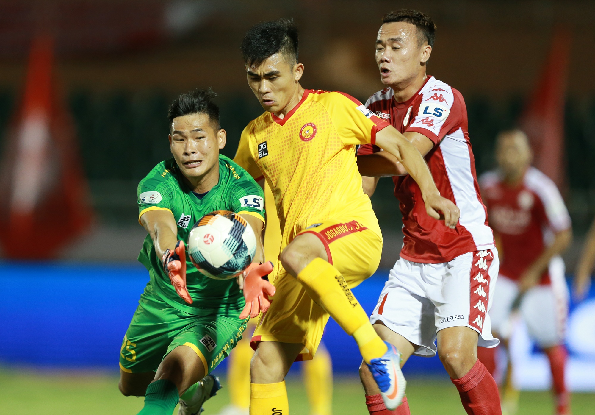 Bui Tien Dung an ui dong doi cu anh 9