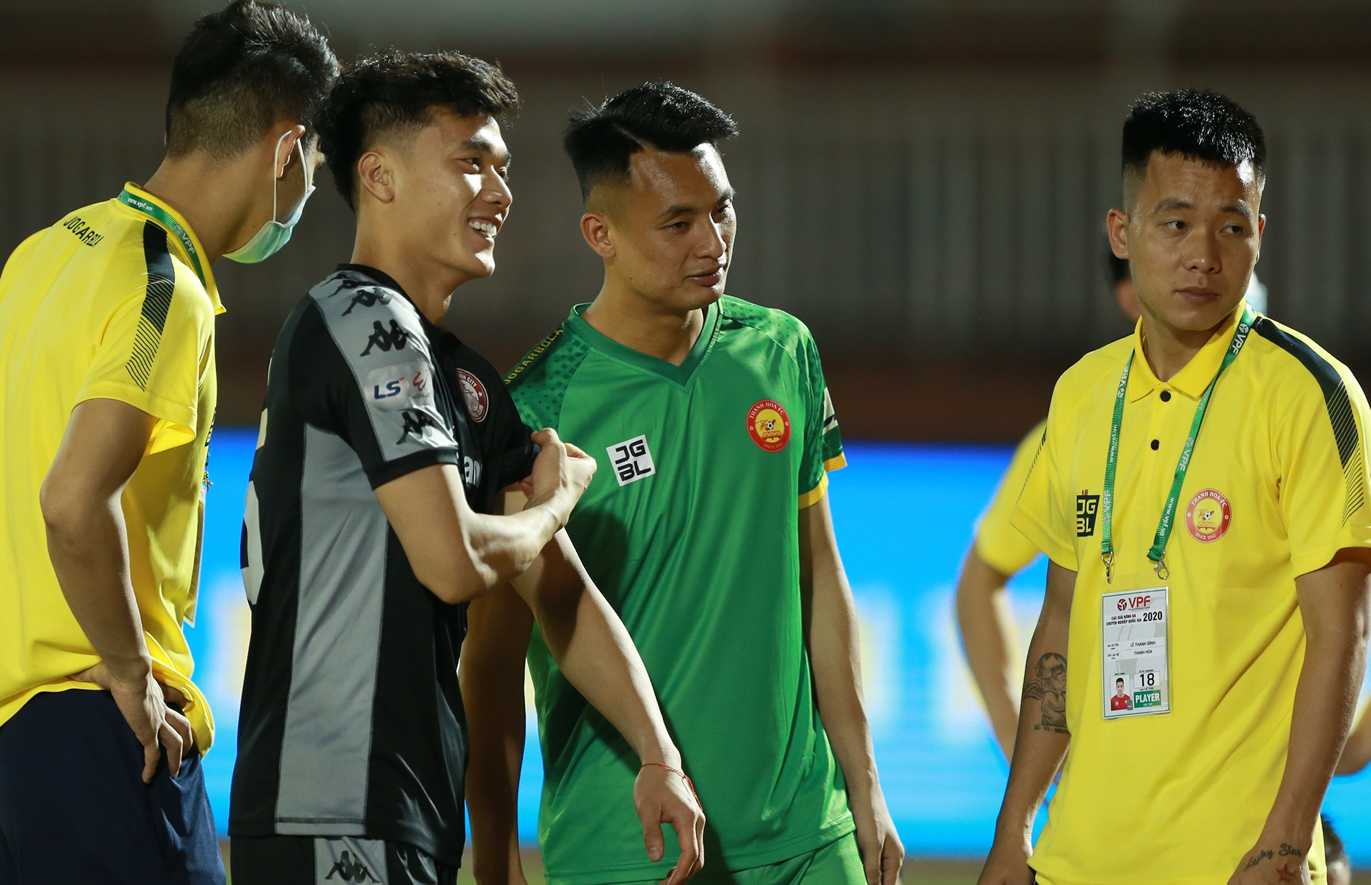 Bui Tien Dung an ui dong doi cu anh 1