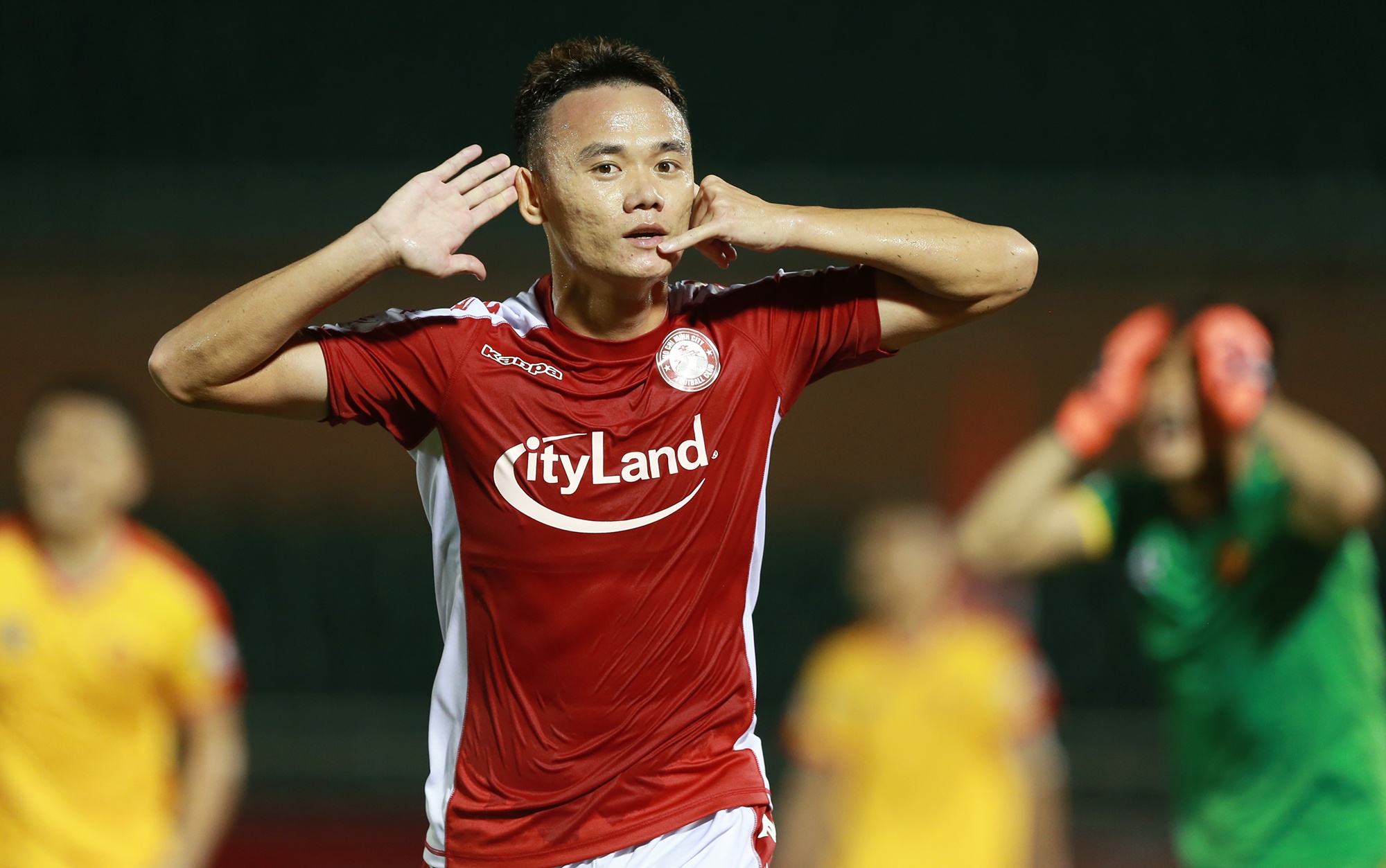 Bui Tien Dung an ui dong doi cu anh 12