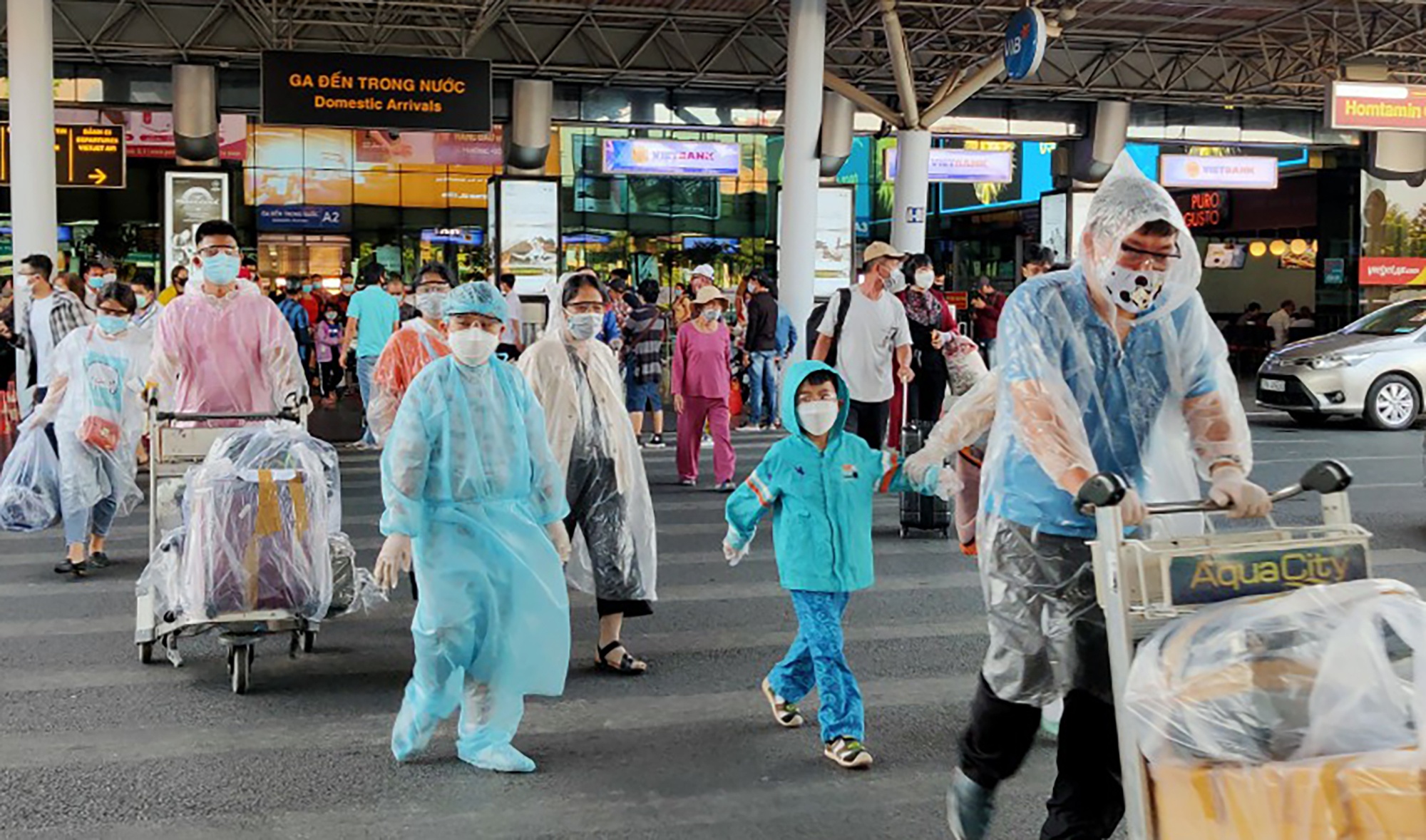 san bay Tan Son Nhat vang ve anh 6