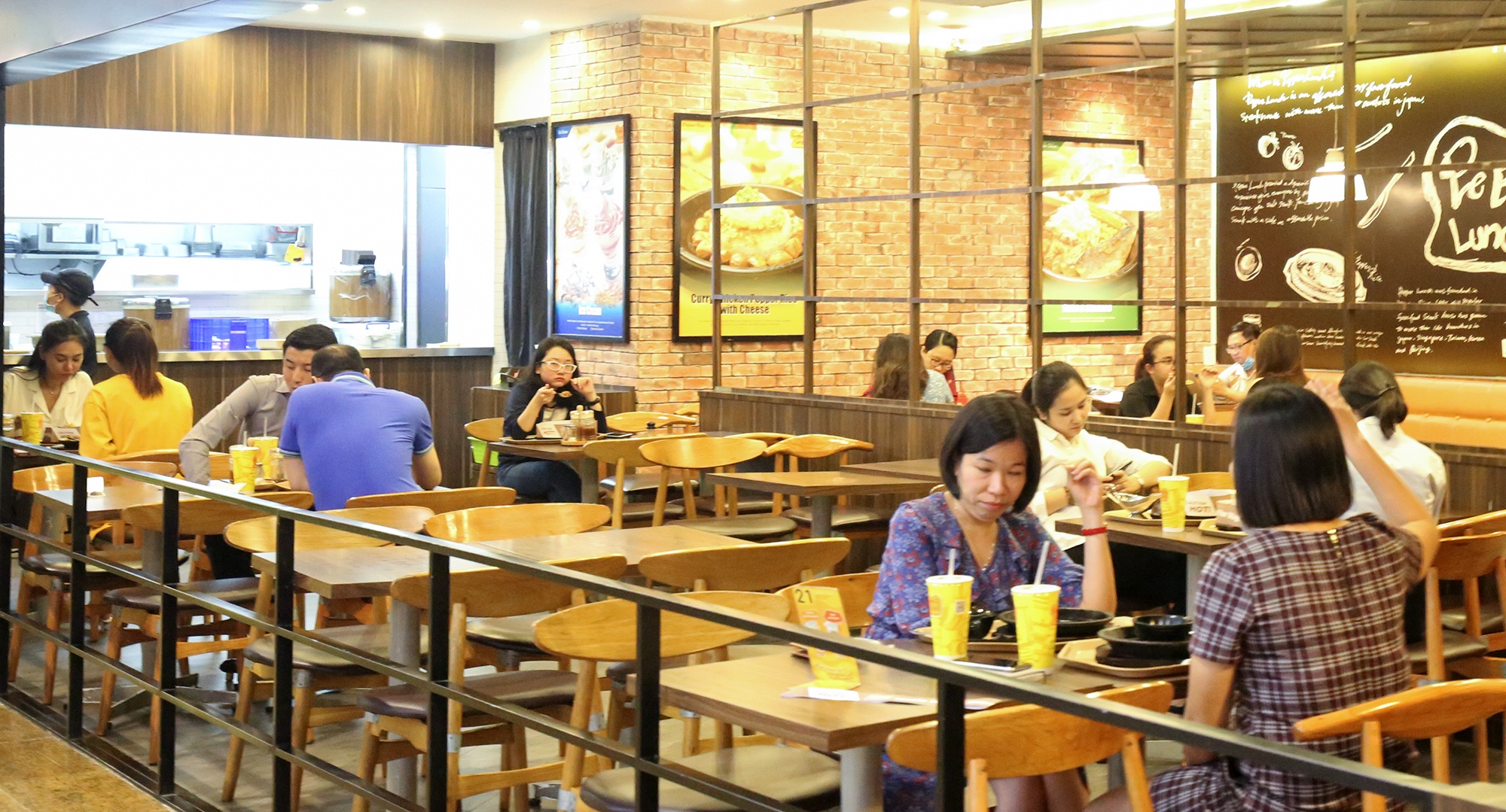 Quan an dong cua o TP.HCM anh 2