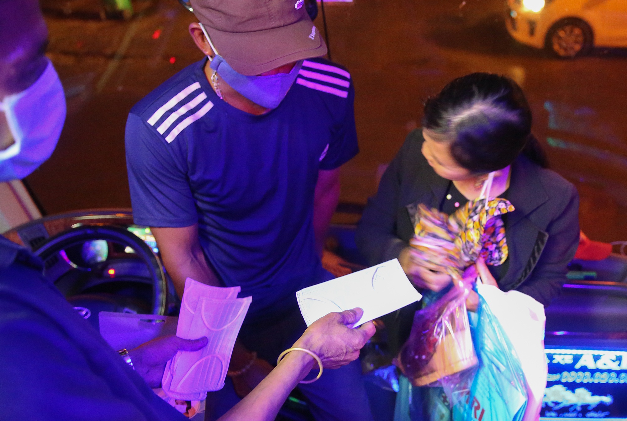 tam dung xe buyt anh 10